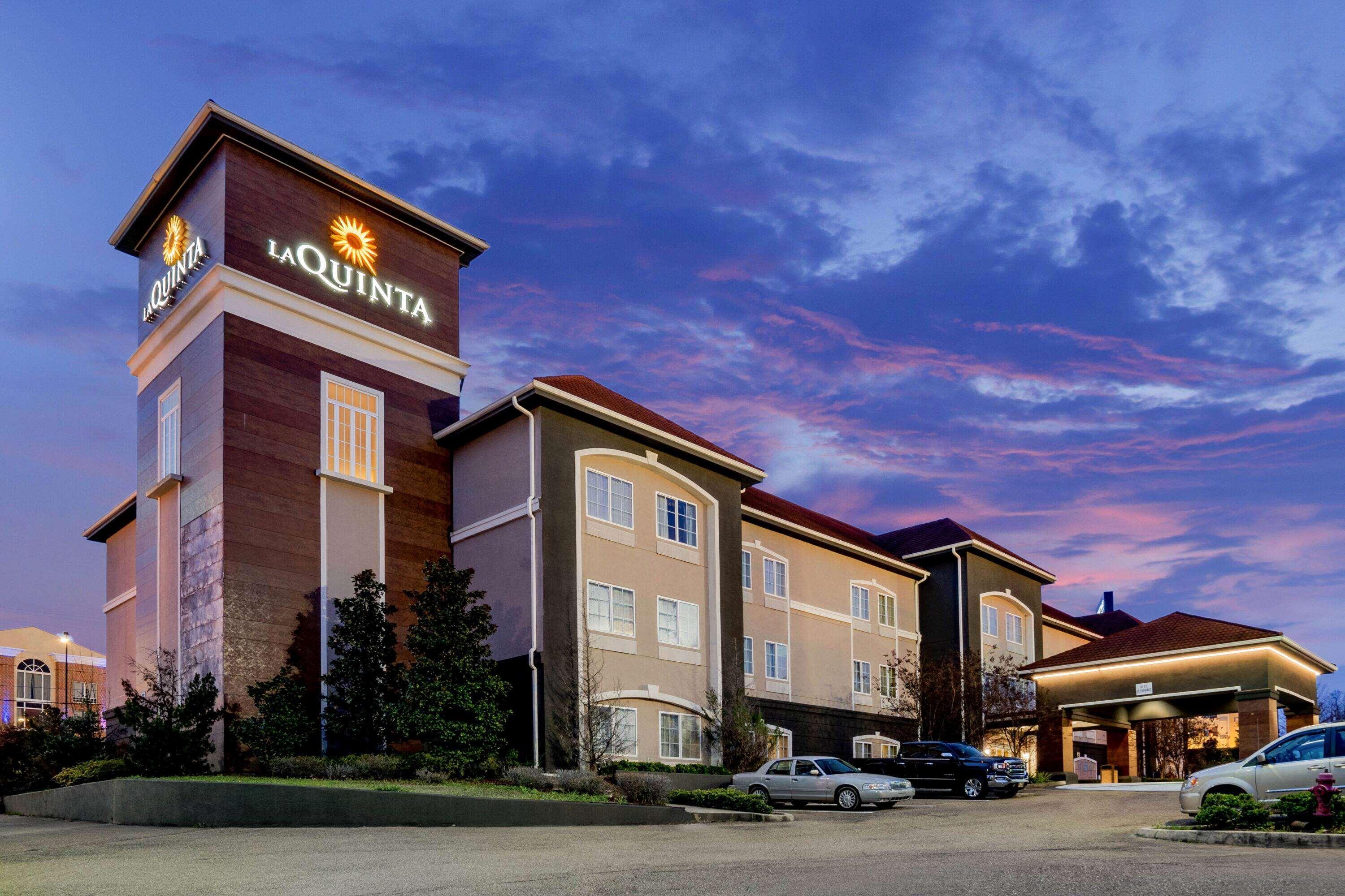 Отель La Quinta By Wyndham Виксбург Экстерьер фото